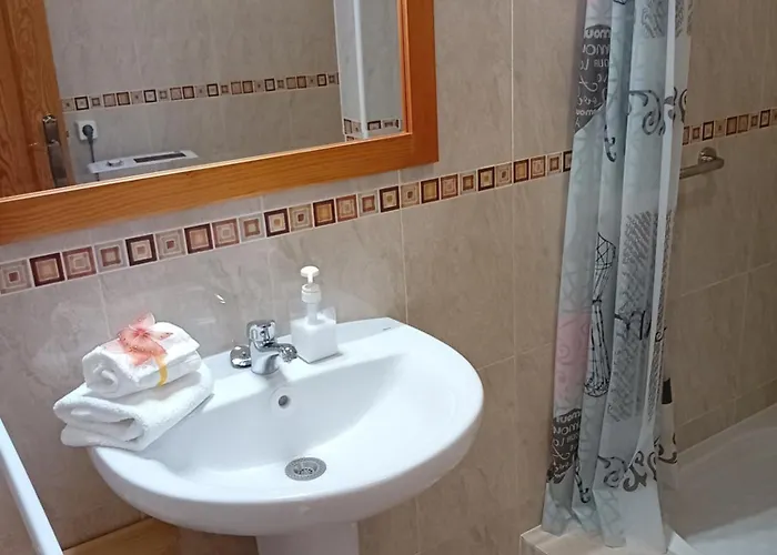 Casa Lorenzo - En Playa De Americas *