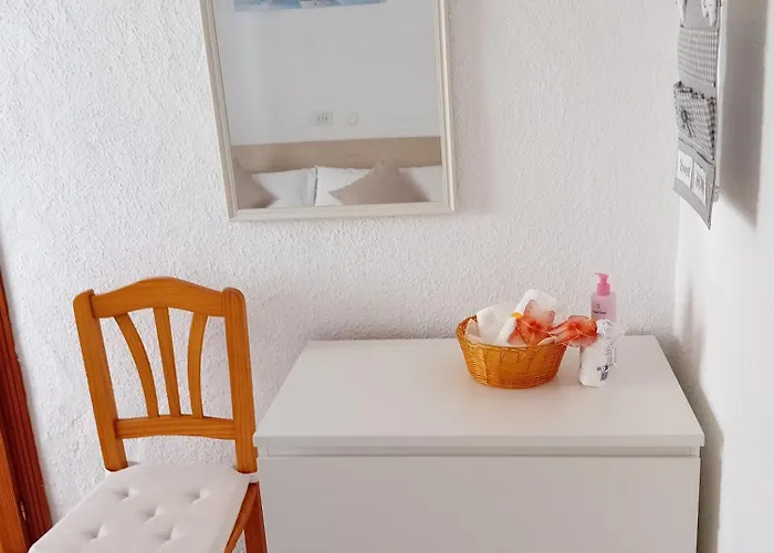 Casa Lorenzo - En Playa De Americas *